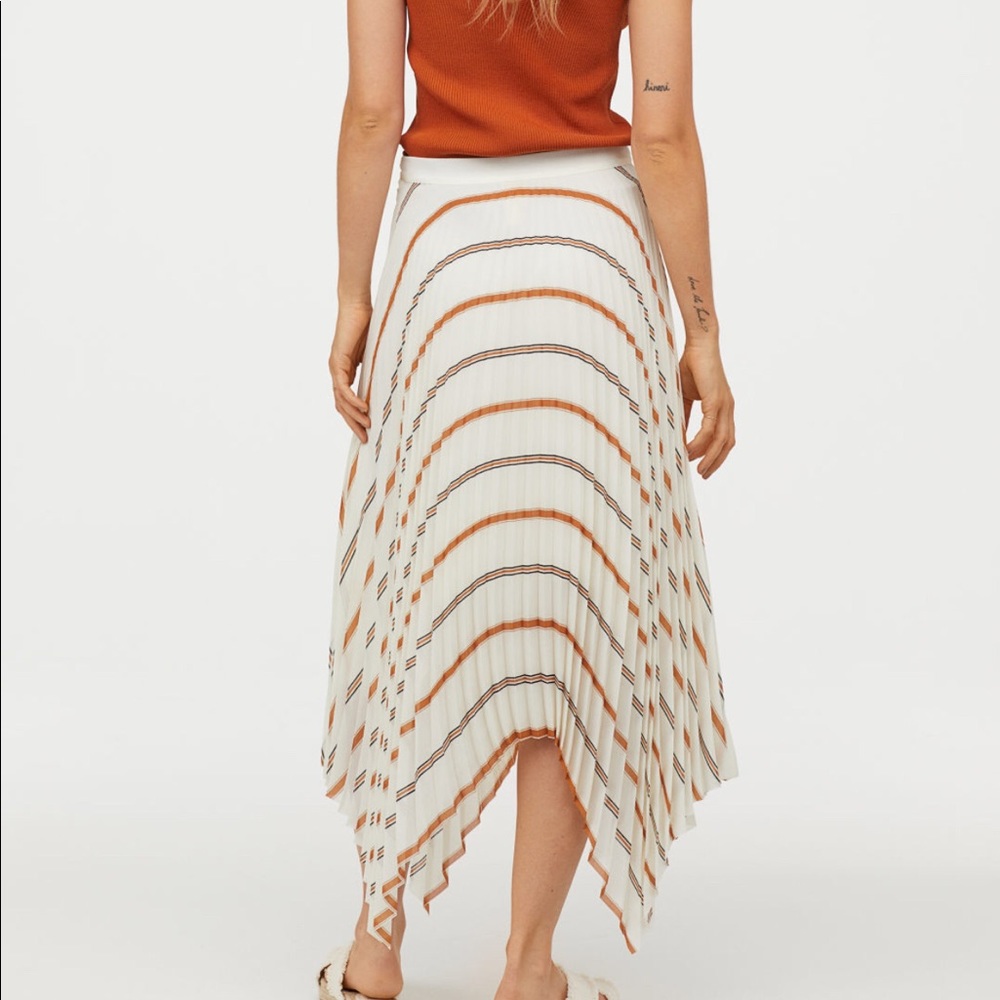 Brand New H&M Pleated Skirt